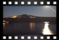 Anche la luna  vanitosa: paesaggio in notturna del lago di Castel Gandolfo